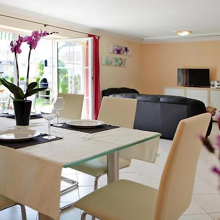 Ferienhaeuser Am Kummerower See, *