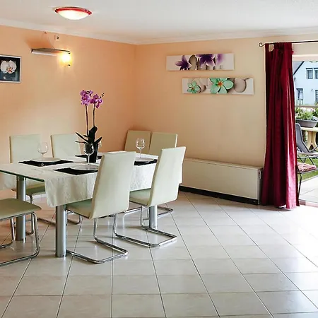 בית נופש Ferienhaeuser Am Kummerower See, *