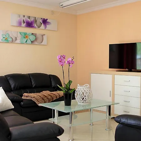 בית נופש Ferienhaeuser Am Kummerower See, Verchen